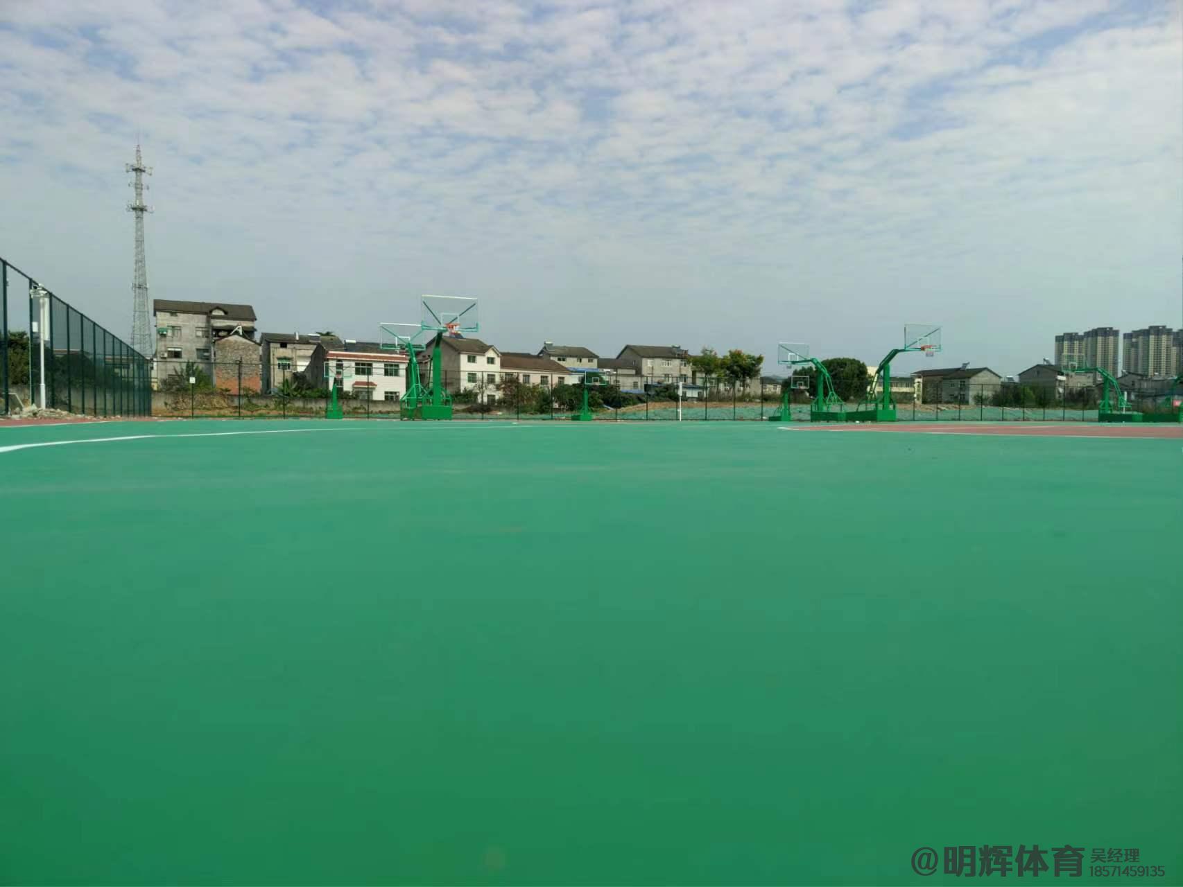 银川硬地丙烯酸球场的优缺点